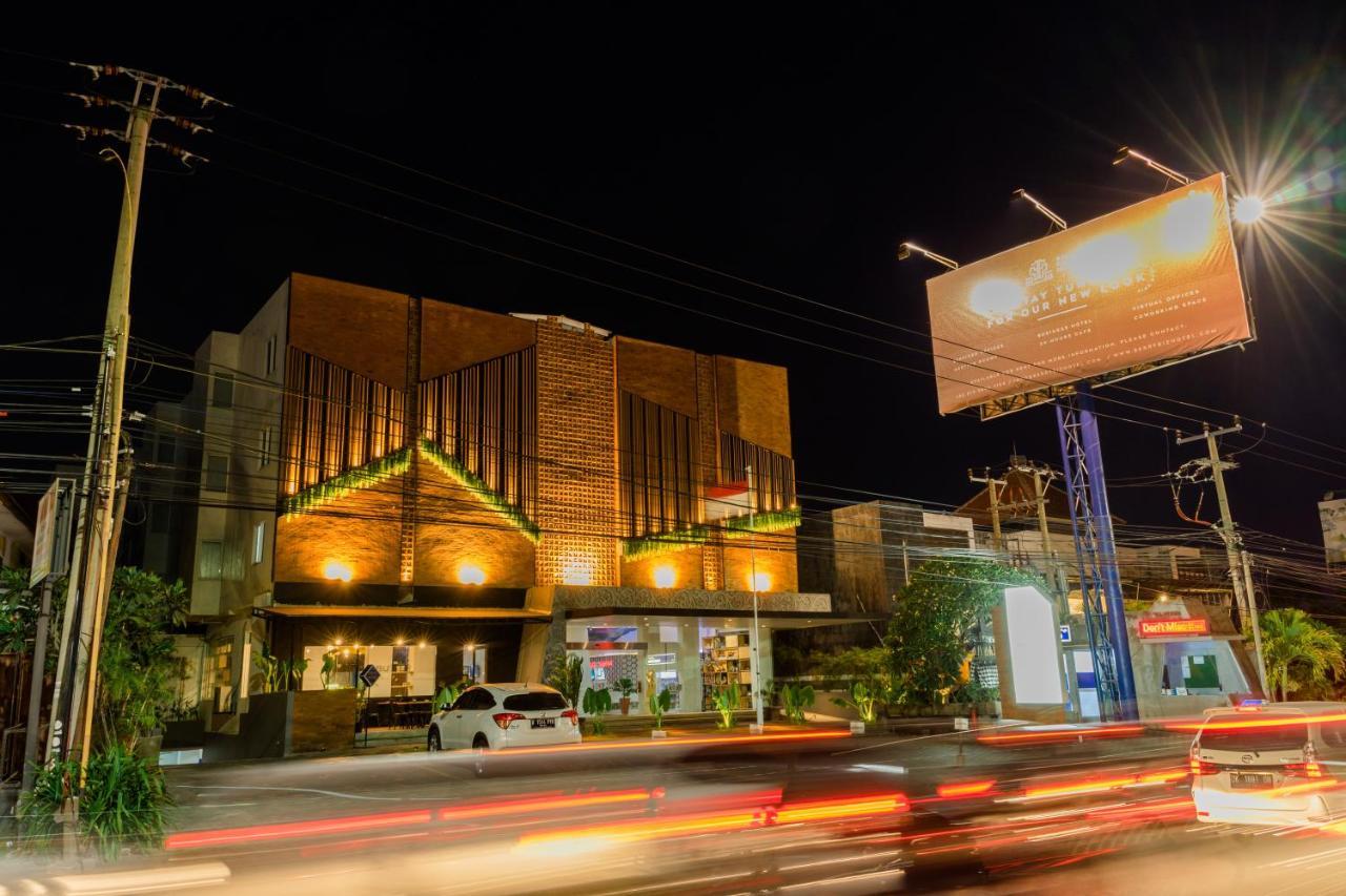 Berry Biz Hotel Sunset Road スミニャック エクステリア 写真