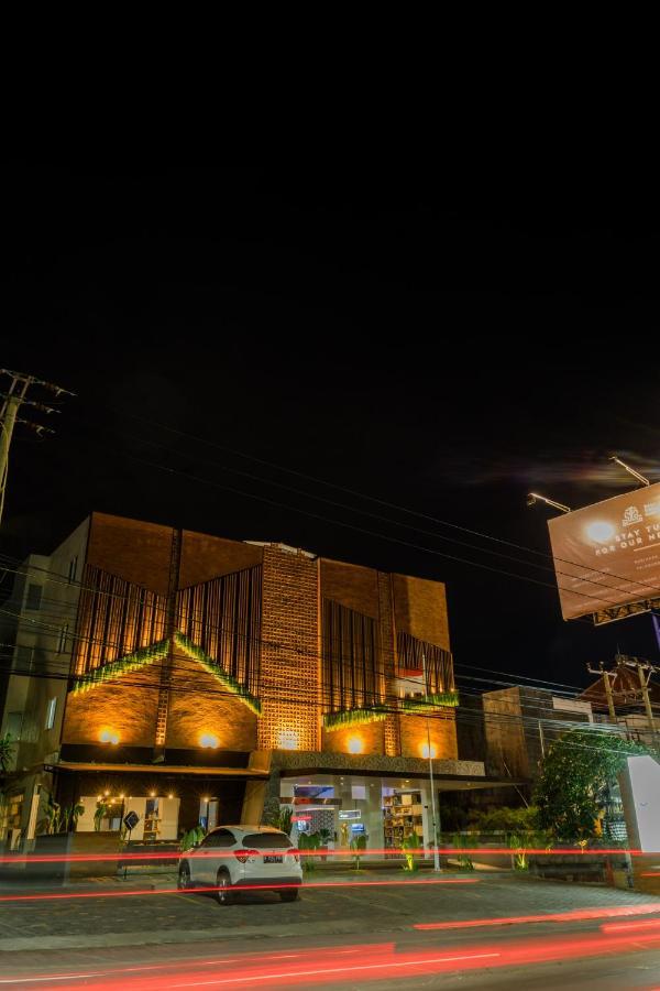 Berry Biz Hotel Sunset Road スミニャック エクステリア 写真