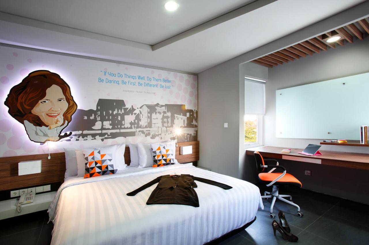 Berry Biz Hotel Sunset Road スミニャック エクステリア 写真